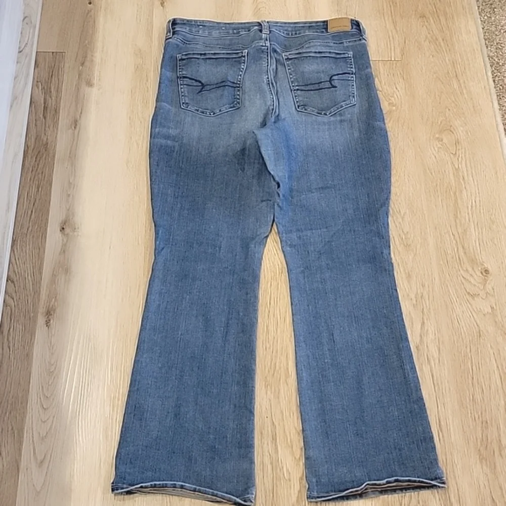 🍃 American Eagle Hi-Rise Skinny Kick 14 Short - Picture 2 of 6